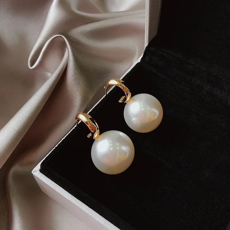 Luminas - Oversized Pearl Earrings